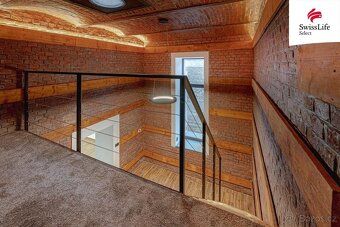Nabízíme k prodeji originální byt o celkové podlahové ploše 