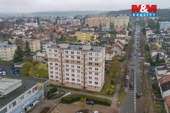 Nabízíme k dlouhodobému pronájmu velmi příjemný a prakticky 