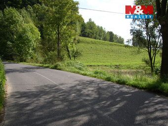 Dva navazující pozemky o celkové výměře 2749 m² v oblasti u 