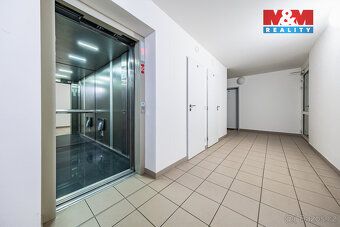 Nabízíme exkluzivně prodej světlého bytu 2+kk o užitné ploše