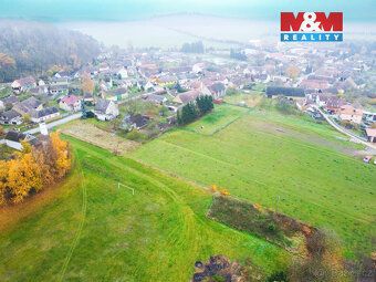 Prodej pozemků o celkové výměře 2 911 m² – Roupov u Přeštic.
