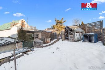 Nabízíme k prodeji samostatně stojící rodinný dům v klidné č