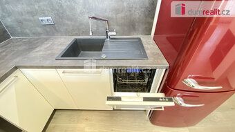 + 3500,-Kč měsíční poplatky + provize RK 23 000+DPH (27 830,