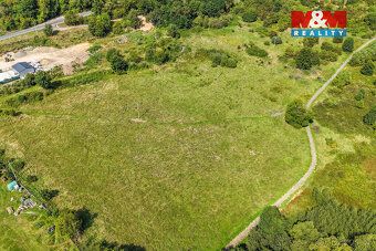Prodej atraktivního pozemku k výstavbě o rozloze 5 000 m² na