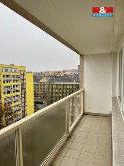 Nabízíme k pronájmu světlý a velmi vkusně zrekonstruovaný by