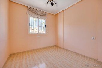 Řadový dům Playa Flamenca – výhled na bazén | 3 ložnice | 19