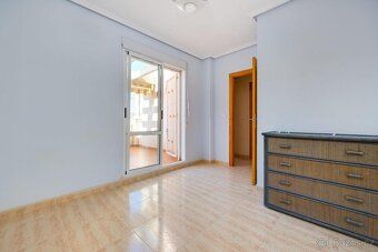 Řadový dům Playa Flamenca – výhled na bazén | 3 ložnice | 19
