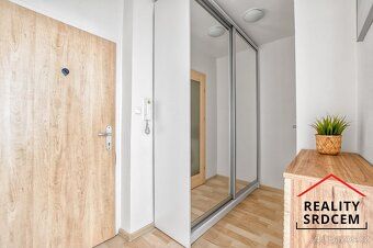 Hledáte vybavený byt s lodžií na dobrém místě?
Nabízíme Vám 