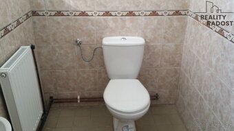 Nabízíme k prodeji komerční budovu v obci Veselice na Moravě