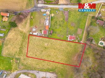 Nabízíme k prodeji rovinatý pozemek o velikosti 2519 m2, urč