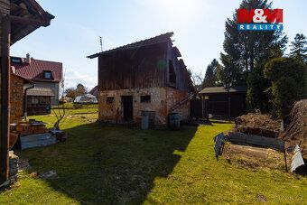 Nabízíme k prodeji prostorný pozemek s výměrou 1068m² v obci