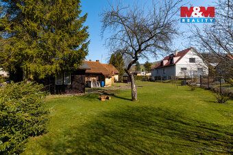 Nabízíme k prodeji prostorný pozemek s výměrou 1068m² v obci