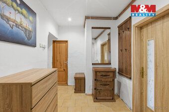 Nabízíme k prodeji prostorný rodinný dům v obci Lubenec s už