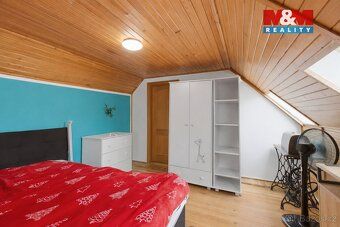 Nabízíme k prodeji prostorný rodinný dům v obci Lubenec s už