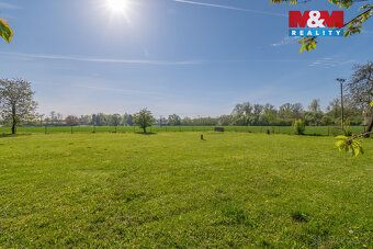Prodej atraktivního stavebního pozemku o rozloze 1300m², umí