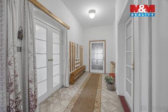 Nabízíme k pronájmu útulnou a prakticky řešenou přízemní čás