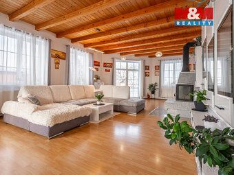 Únik z ruchu města jen 40 minut od Praha – rodinný dům Ctibo