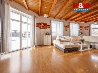 Únik z ruchu města jen 40 minut od Praha – rodinný dům Ctibo