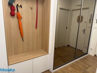 Nabízíme k pronájmu světlý a moderně zrekonstruovaný byt s b