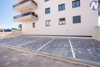 V exkluzivním zastoupení nabízíme krásný podkrovní byt s pan