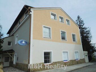 Kancelář č.3 ve druhém podlaží Plocha 20m2 + k užívání spole