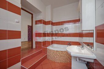 Nabízíme k prodeji prostorný byt 2+kk o výměře 49 m² v maleb