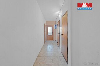 Nabízíme vám k prodeji prostorný byt 3+1 s lodžií o celkové 