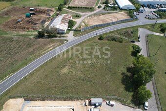 Nabízíme Vám k prodeji pozemek o rozloze 3.508 m2, v průmysl