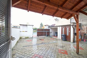 Na pronájem byt o dispozici 2+kk a podlahové ploše 42 m² v P