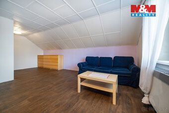Nabízíme k prodeji prostorný rodinný dům v obci Starý Maletí