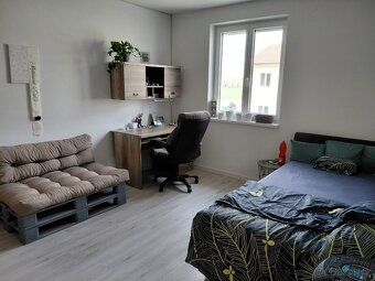 Prodám novostavbu domu 4kk s garáží - 150 m2 postavenou v ro