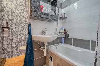Nabízím k prodeji útulný družstevní byt o dispozici 2+kk a c