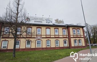 Nabízíme pronájem tří navzájem propojených kanceláří v příze