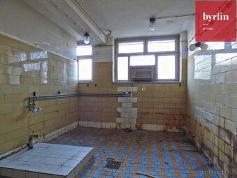 Nabízím pronájem komerčního prostoru o výměře 194m2 v Opavě 