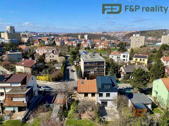 Nabízíme příjemný byt o dispozici 2+KK s užitnou plochou 42 