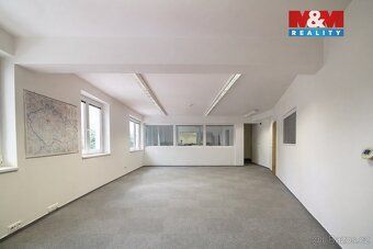 Nabízíme k pronájmu prostorné kanceláře o celkové ploše 401 