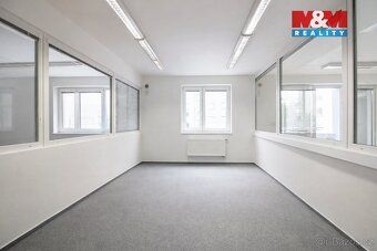 Nabízíme k pronájmu prostorné kanceláře o celkové ploše 401 