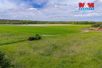 Nabízíme k prodeji prostorný pozemek o rozloze 2292 m², kter
