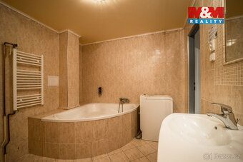 V centru Plzně nabízíme pronájem luxusně vybaveného bytu 4+k
