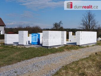 Včetně stavebního povolení, projektu, plus 1.000.000,- za po