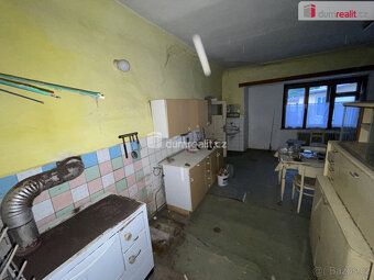 cena je k jednání, cena je včetně provize RK a veškerého prá