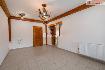 Cena nájemného a poplatků na vyžádání u RK., pronájem komerč