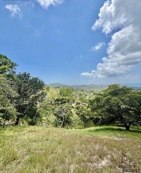 Prodej stavebního pozemku 740 m² v luxusním Diamond Hill Res