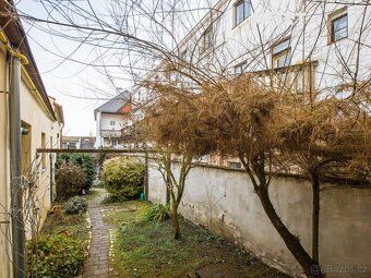 Nabízíme k prodeji prostorný byt o celkové ploše 100 m², kte