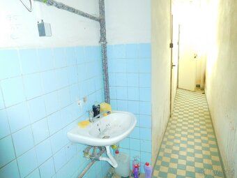 Pronájem skladovacího, výrobního prostoru o výměře 80 m2 v 1