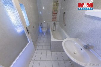 Nabízíme k prodeji samostatně stojící rodinný dům 4+1 v klid