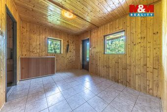 Nabízíme k prodeji samostatně stojící rodinný dům 4+1 v klid