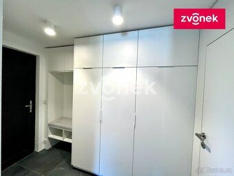 Exkluzivně nabízíme k pronájmu krásný, moderní a nově zrekon