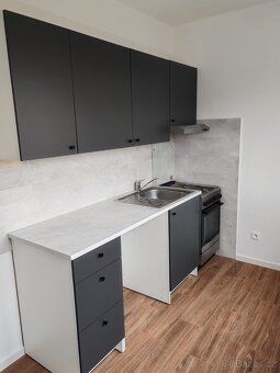 Nabízím k pronájmu pěkný, světlý byt o dispozici 2+1 ve 4. p