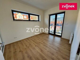 Nabízím Vám nově dokončený byt 2+kk s terasou a garážovým st